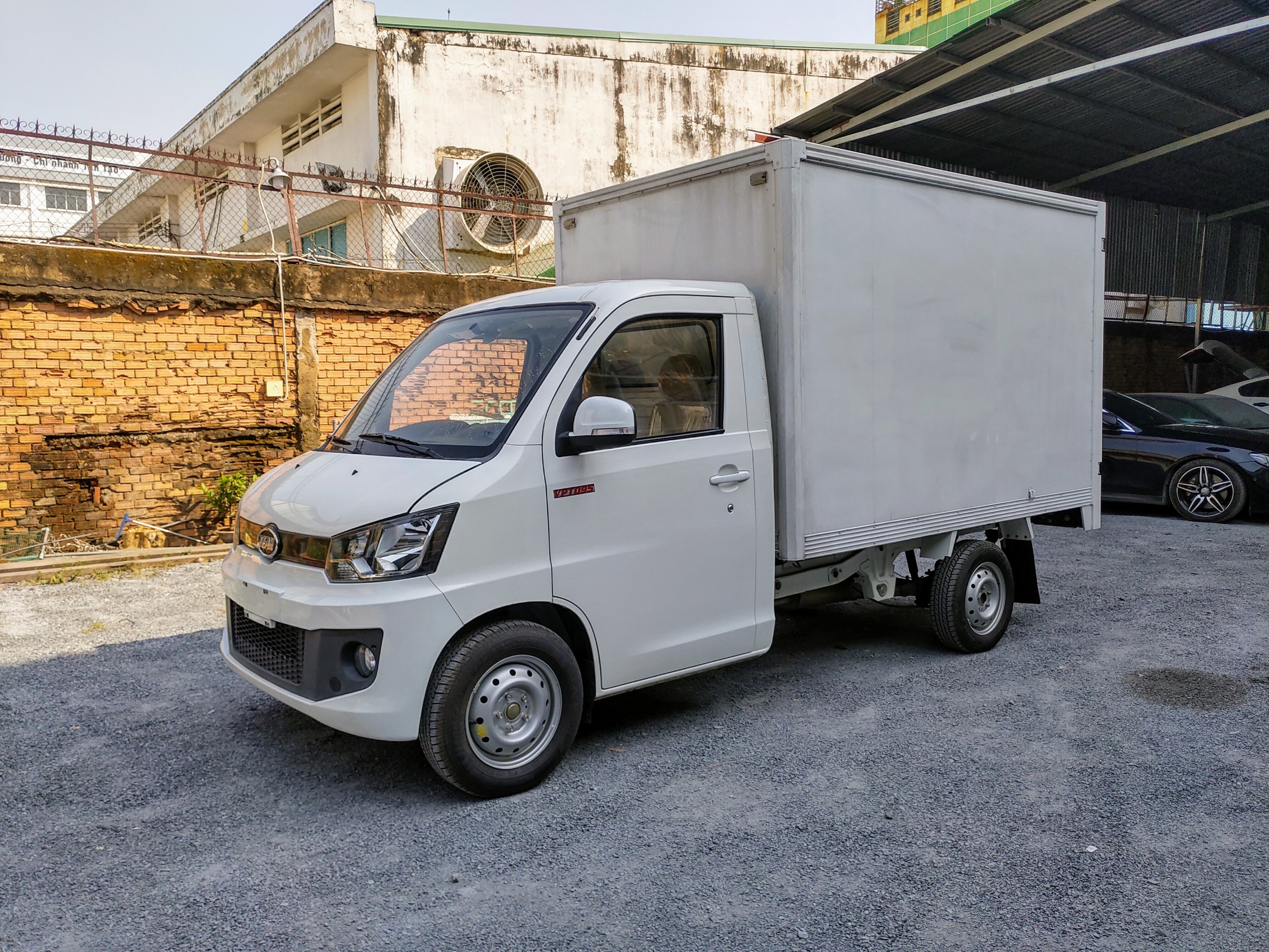 Xe tải Veam - Công Ty TNHH Sản Xuất Thương Mại Xuất Nhập Khẩu Đông Tây